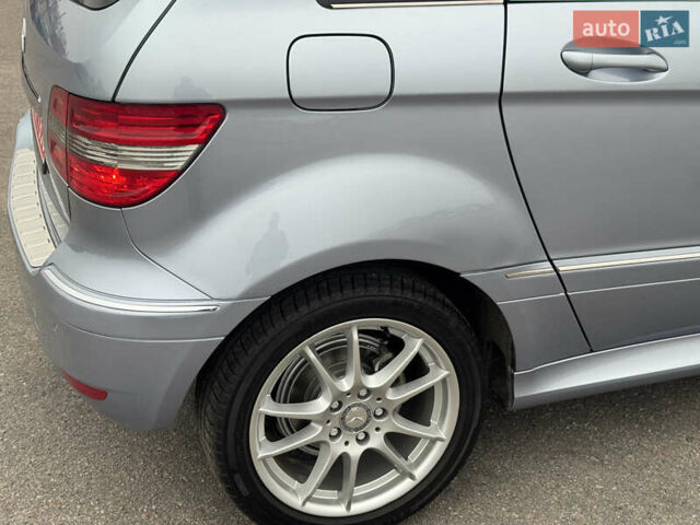 Серый Мерседес Б-класс, объемом двигателя 1.7 л и пробегом 119 тыс. км за 8900 $, фото 13 на Automoto.ua