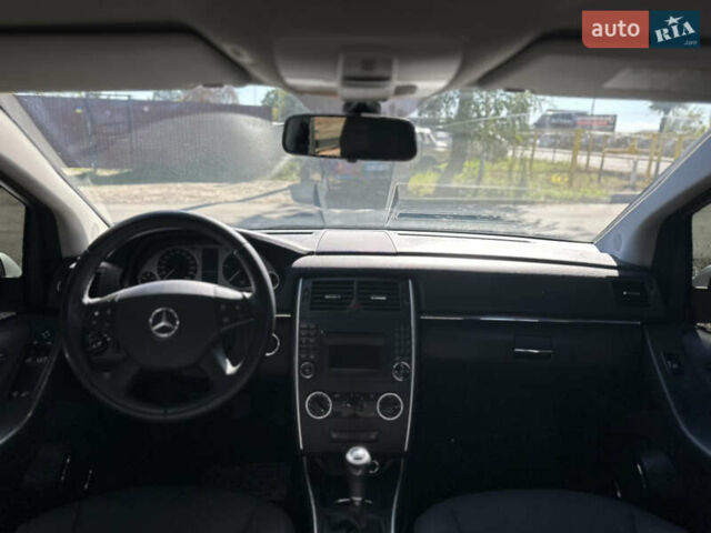Сірий Мерседес Б-клас, об'ємом двигуна 2 л та пробігом 277 тис. км за 7500 $, фото 49 на Automoto.ua