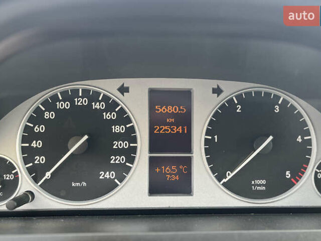 Сірий Мерседес Б-клас, об'ємом двигуна 1.99 л та пробігом 225 тис. км за 8800 $, фото 23 на Automoto.ua