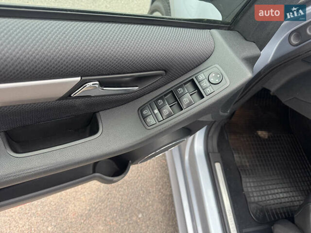 Серый Мерседес Б-класс, объемом двигателя 1.7 л и пробегом 119 тыс. км за 8900 $, фото 41 на Automoto.ua