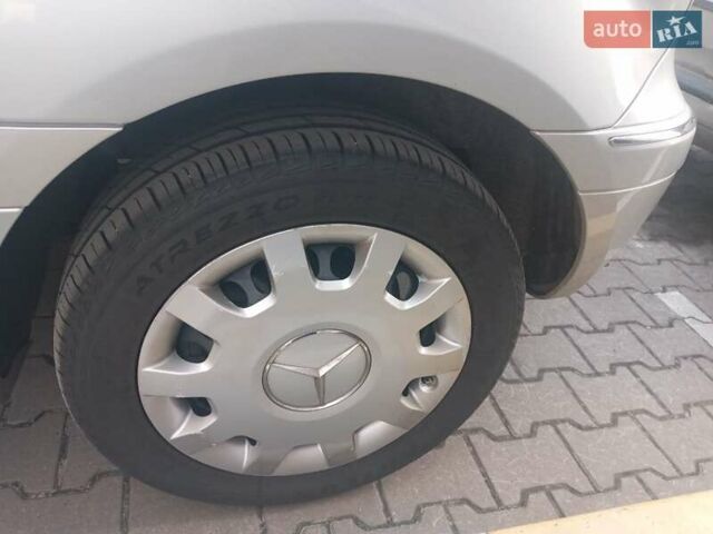 Серый Мерседес Б-класс, объемом двигателя 1.7 л и пробегом 84 тыс. км за 7900 $, фото 5 на Automoto.ua