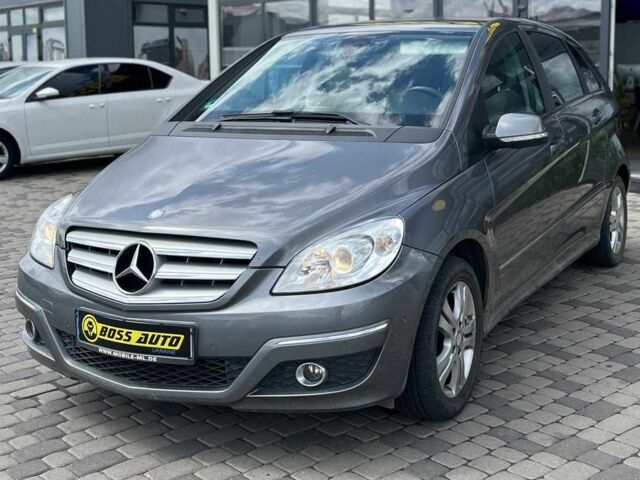 Серый Мерседес Б-класс, объемом двигателя 2 л и пробегом 225 тыс. км за 8800 $, фото 2 на Automoto.ua