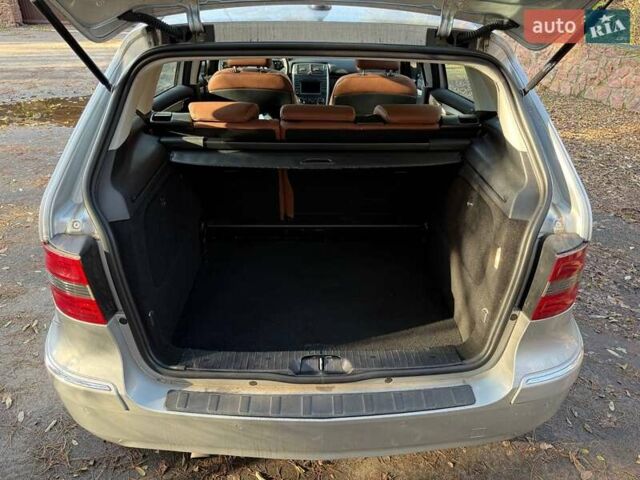 Сірий Мерседес Б-клас, об'ємом двигуна 1.7 л та пробігом 77 тис. км за 6000 $, фото 14 на Automoto.ua