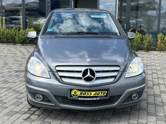 Серый Мерседес Б-класс, объемом двигателя 2 л и пробегом 225 тыс. км за 8800 $, фото 1 на Automoto.ua