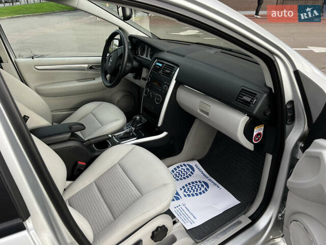 Серый Мерседес Б-класс, объемом двигателя 1.7 л и пробегом 139 тыс. км за 6990 $, фото 7 на Automoto.ua