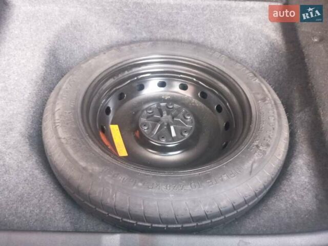 Серый Мерседес Б-класс, объемом двигателя 1.7 л и пробегом 84 тыс. км за 7900 $, фото 4 на Automoto.ua