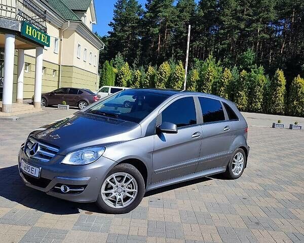 Сірий Мерседес Б-клас, об'ємом двигуна 2 л та пробігом 258 тис. км за 7999 $, фото 11 на Automoto.ua