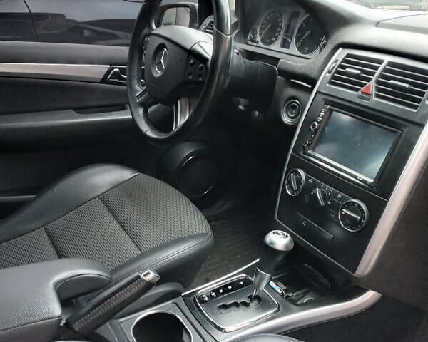 Мерседес Б-класс 2010 в Киеве на Automoto.ua Серый Мерседес Б-класс, объемом двигателя 1.7 л и пробегом 170 тыс. км за 7500 $, фото 9 на Automoto.ua