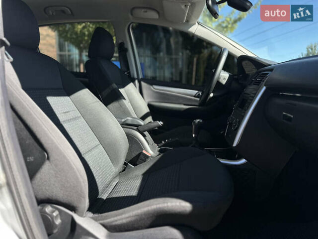 Сірий Мерседес Б-клас, об'ємом двигуна 2 л та пробігом 277 тис. км за 7500 $, фото 45 на Automoto.ua
