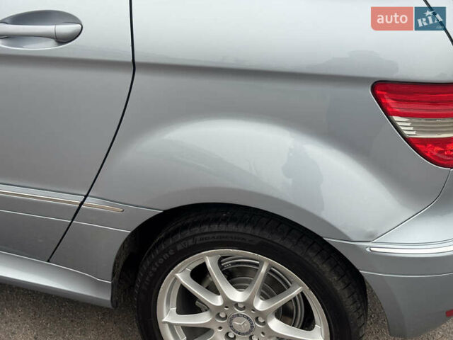 Серый Мерседес Б-класс, объемом двигателя 1.7 л и пробегом 119 тыс. км за 8900 $, фото 5 на Automoto.ua