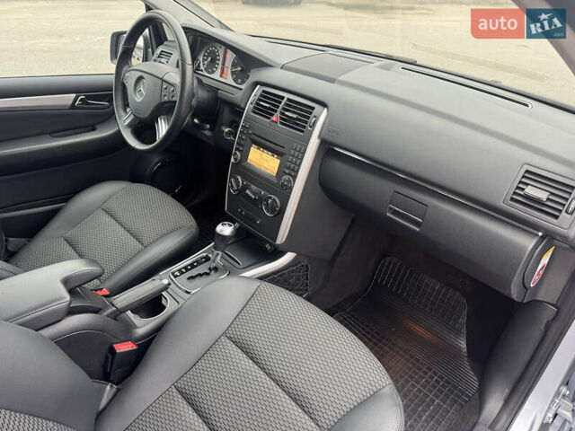 Серый Мерседес Б-класс, объемом двигателя 1.7 л и пробегом 119 тыс. км за 8900 $, фото 57 на Automoto.ua