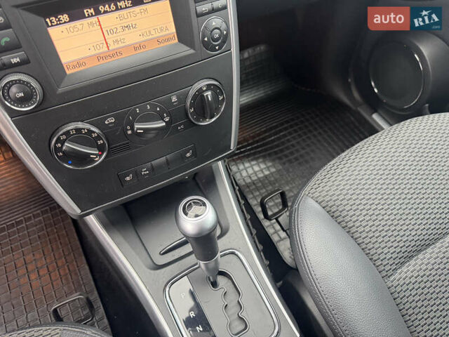 Серый Мерседес Б-класс, объемом двигателя 1.7 л и пробегом 119 тыс. км за 8900 $, фото 36 на Automoto.ua