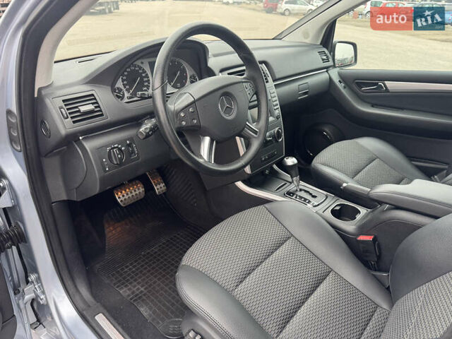 Серый Мерседес Б-класс, объемом двигателя 1.7 л и пробегом 119 тыс. км за 8900 $, фото 29 на Automoto.ua