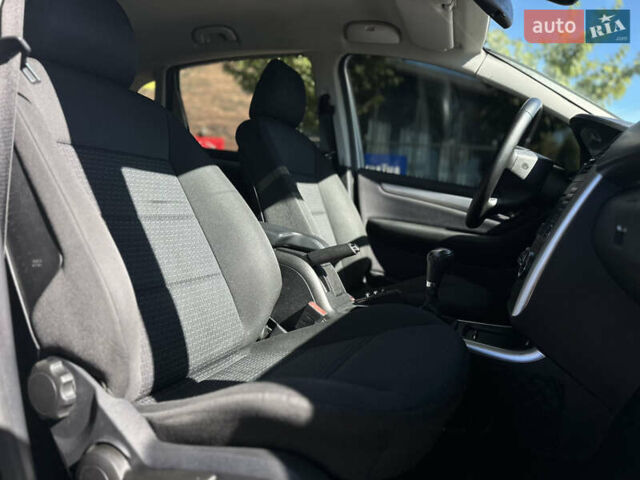 Сірий Мерседес Б-клас, об'ємом двигуна 2 л та пробігом 277 тис. км за 7500 $, фото 44 на Automoto.ua