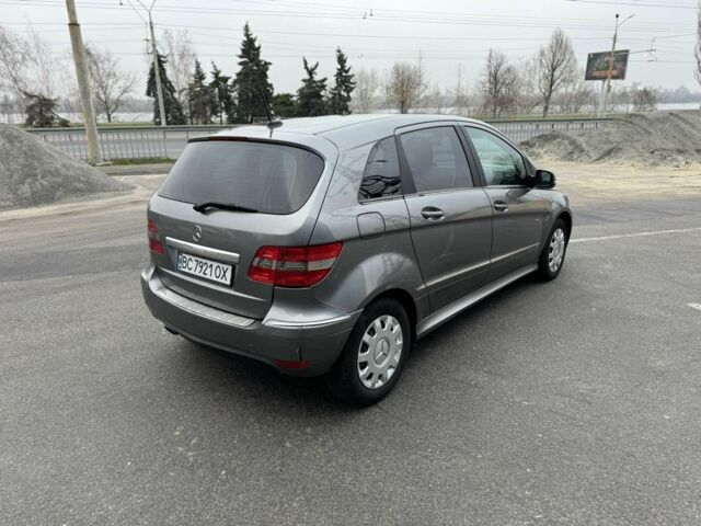 Сірий Мерседес Б-клас, об'ємом двигуна 1.7 л та пробігом 200 тис. км за 5500 $, фото 4 на Automoto.ua