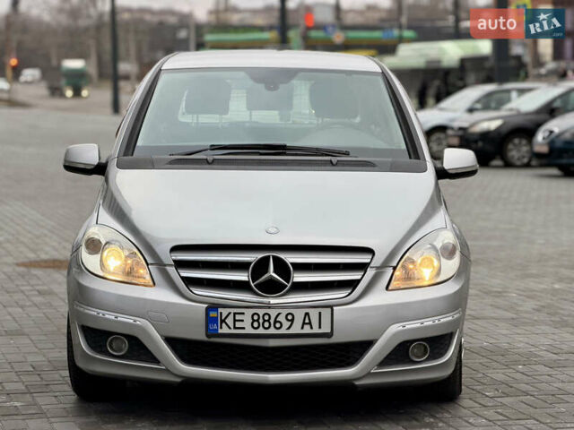 Серый Мерседес Б-класс, объемом двигателя 1.7 л и пробегом 88 тыс. км за 7300 $, фото 1 на Automoto.ua