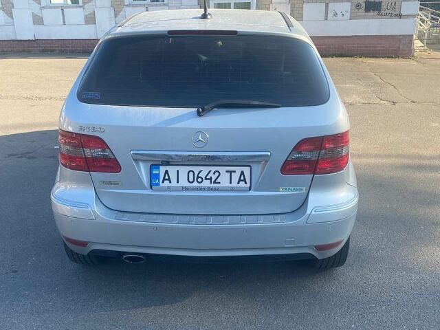 Сірий Мерседес Б-клас, об'ємом двигуна 1.7 л та пробігом 97 тис. км за 8000 $, фото 4 на Automoto.ua