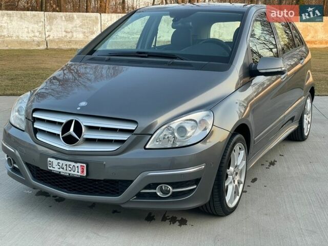Сірий Мерседес Б-клас, об'ємом двигуна 1.7 л та пробігом 195 тис. км за 8200 $, фото 4 на Automoto.ua