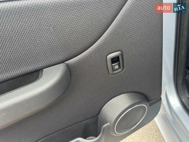 Серый Мерседес Б-класс, объемом двигателя 1.7 л и пробегом 119 тыс. км за 8900 $, фото 47 на Automoto.ua