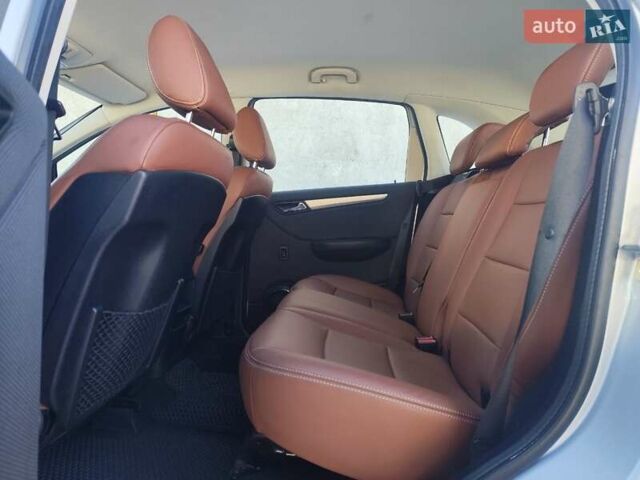 Сірий Мерседес Б-клас, об'ємом двигуна 1.7 л та пробігом 77 тис. км за 8999 $, фото 16 на Automoto.ua