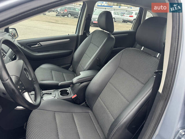 Серый Мерседес Б-класс, объемом двигателя 1.7 л и пробегом 119 тыс. км за 8900 $, фото 37 на Automoto.ua