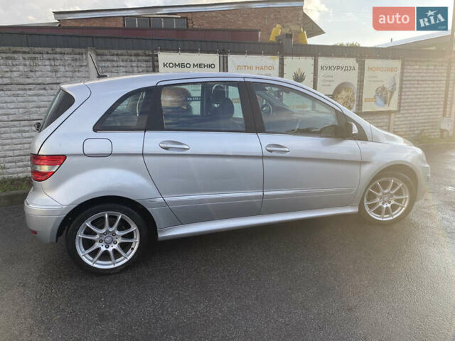 Серый Мерседес Б-класс, объемом двигателя 1.7 л и пробегом 190 тыс. км за 11500 $, фото 4 на Automoto.ua