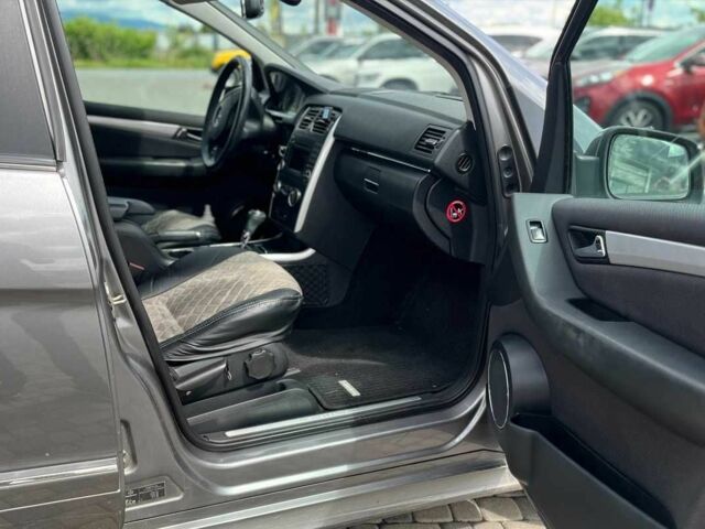 Серый Мерседес Б-класс, объемом двигателя 2 л и пробегом 225 тыс. км за 8800 $, фото 8 на Automoto.ua