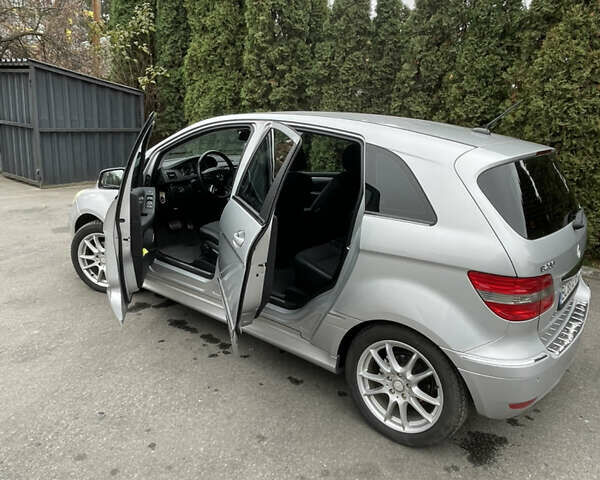 Сірий Мерседес Б-клас, об'ємом двигуна 2.03 л та пробігом 103 тис. км за 10700 $, фото 1 на Automoto.ua