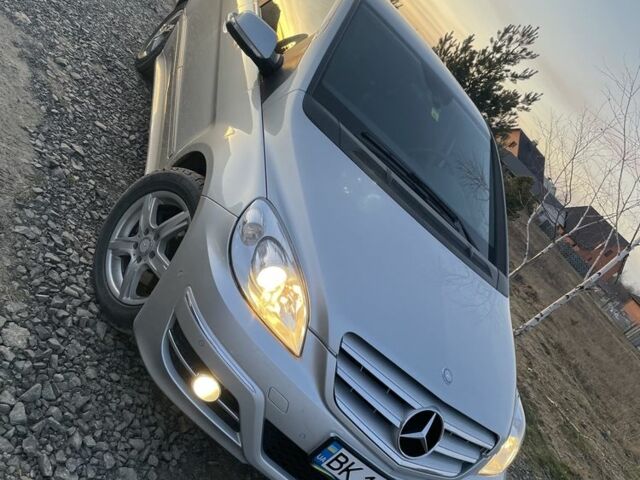 Серый Мерседес Б-класс, объемом двигателя 1.7 л и пробегом 215 тыс. км за 8200 $, фото 5 на Automoto.ua