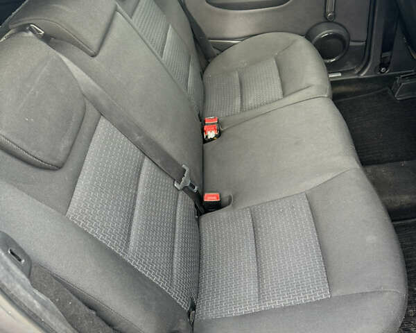 Серый Мерседес Б-класс, объемом двигателя 1.99 л и пробегом 280 тыс. км за 9900 $, фото 7 на Automoto.ua