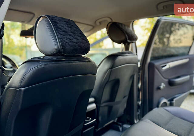 Серый Мерседес Б-класс, объемом двигателя 2.03 л и пробегом 178 тыс. км за 8950 $, фото 50 на Automoto.ua