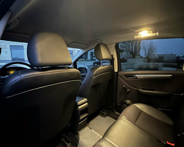 Серый Мерседес Б-класс, объемом двигателя 1.99 л и пробегом 174 тыс. км за 7500 $, фото 31 на Automoto.ua