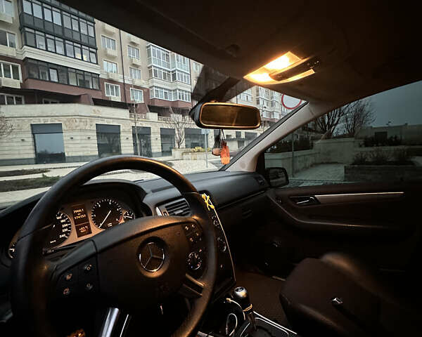 Серый Мерседес Б-класс, объемом двигателя 1.99 л и пробегом 174 тыс. км за 7500 $, фото 15 на Automoto.ua