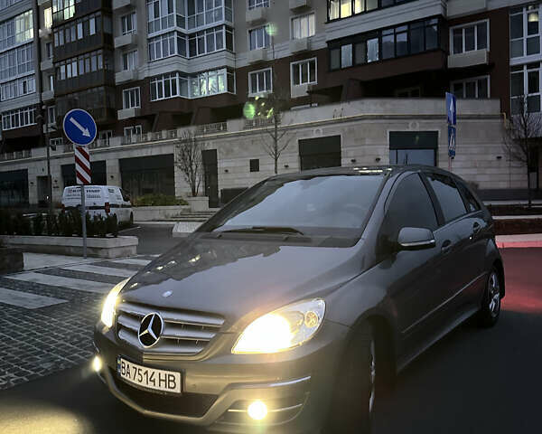 Серый Мерседес Б-класс, объемом двигателя 1.99 л и пробегом 174 тыс. км за 7500 $, фото 2 на Automoto.ua