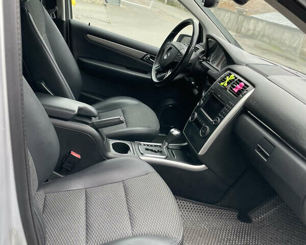 Сірий Мерседес Б-клас, об'ємом двигуна 2.03 л та пробігом 103 тис. км за 10700 $, фото 8 на Automoto.ua