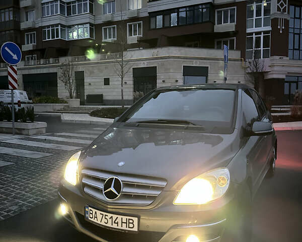 Серый Мерседес Б-класс, объемом двигателя 1.99 л и пробегом 174 тыс. км за 7500 $, фото 10 на Automoto.ua