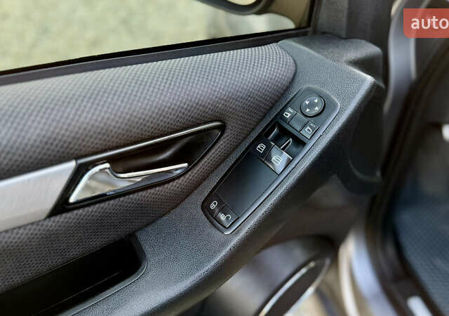 Серый Мерседес Б-класс, объемом двигателя 2.03 л и пробегом 178 тыс. км за 8950 $, фото 21 на Automoto.ua