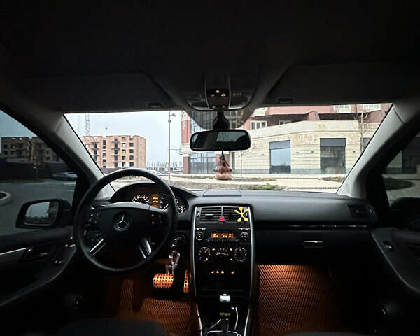 Серый Мерседес Б-класс, объемом двигателя 1.99 л и пробегом 174 тыс. км за 7500 $, фото 19 на Automoto.ua