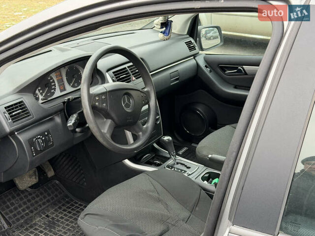 Сірий Мерседес Б-клас, об'ємом двигуна 1.99 л та пробігом 180 тис. км за 8200 $, фото 7 на Automoto.ua