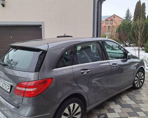 Серый Мерседес Б-класс, объемом двигателя 1.8 л и пробегом 80 тыс. км за 13200 $, фото 12 на Automoto.ua