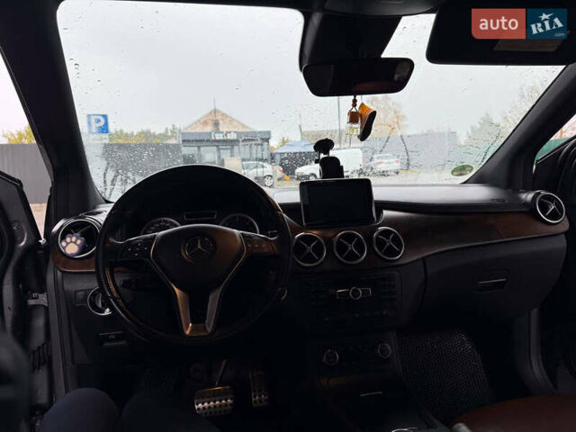 Мерседес Б-клас 2012 у Володарке на Automoto.ua Сірий Мерседес Б-клас, об'ємом двигуна 1.8 л та пробігом 298 тис. км за 14700 $, фото 5 на Automoto.ua