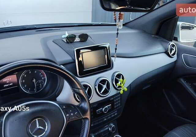 Сірий Мерседес Б-клас, об'ємом двигуна 1.6 л та пробігом 206 тис. км за 10000 $, фото 20 на Automoto.ua