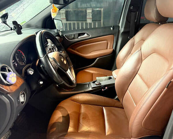 Мерседес Б-клас 2012 у Володарке на Automoto.ua Сірий Мерседес Б-клас, об'ємом двигуна 1.8 л та пробігом 298 тис. км за 14700 $, фото 9 на Automoto.ua