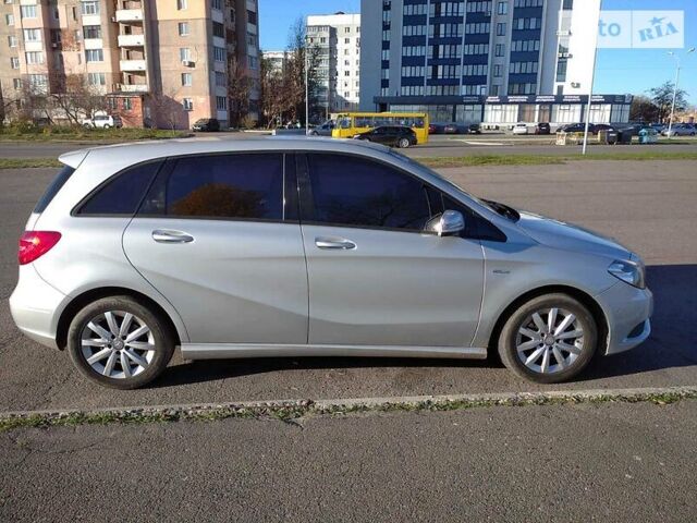 Серый Мерседес Б-класс, объемом двигателя 1.8 л и пробегом 122 тыс. км за 11900 $, фото 1 на Automoto.ua