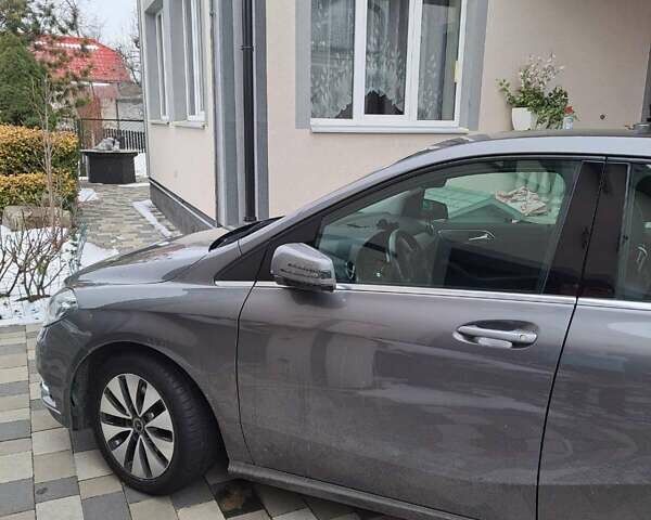 Серый Мерседес Б-класс, объемом двигателя 1.8 л и пробегом 80 тыс. км за 13200 $, фото 6 на Automoto.ua