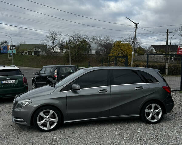 Серый Мерседес Б-класс, объемом двигателя 1.8 л и пробегом 298 тыс. км за 13500 $, фото 4 на Automoto.ua