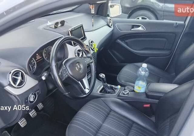 Сірий Мерседес Б-клас, об'ємом двигуна 1.6 л та пробігом 206 тис. км за 10000 $, фото 21 на Automoto.ua