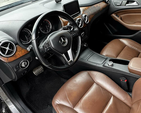 Серый Мерседес Б-класс, объемом двигателя 1.8 л и пробегом 298 тыс. км за 13500 $, фото 10 на Automoto.ua