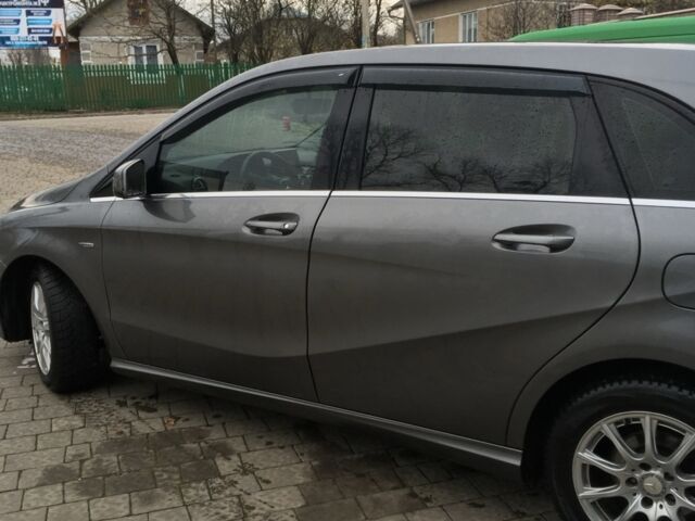Сірий Мерседес Б-клас, об'ємом двигуна 1.8 л та пробігом 250 тис. км за 10200 $, фото 7 на Automoto.ua