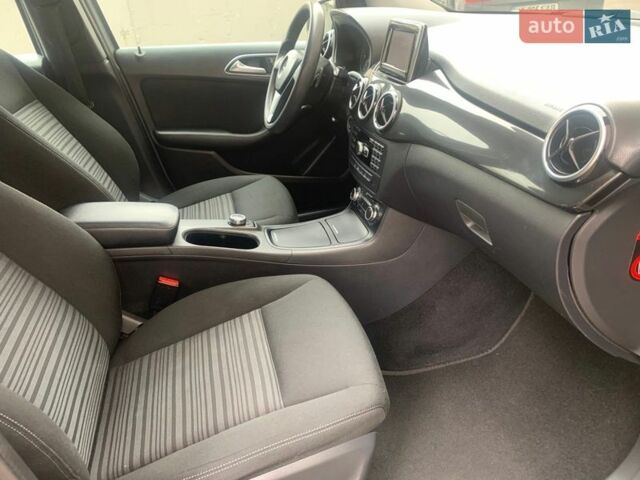 Сірий Мерседес Б-клас, об'ємом двигуна 1.8 л та пробігом 277 тис. км за 9900 $, фото 17 на Automoto.ua